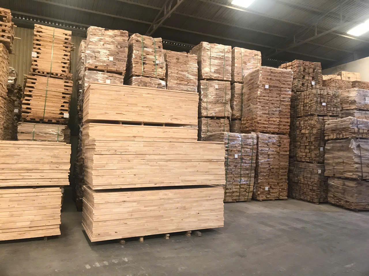 Gỗ Ghép Cao Su Giá Rẻ Tại Minh Khôi Wood